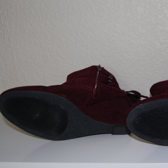 NWOB Charming Charlie Wedge Burgundy Boots, Women Size US 7 - Picture 14 of 14
